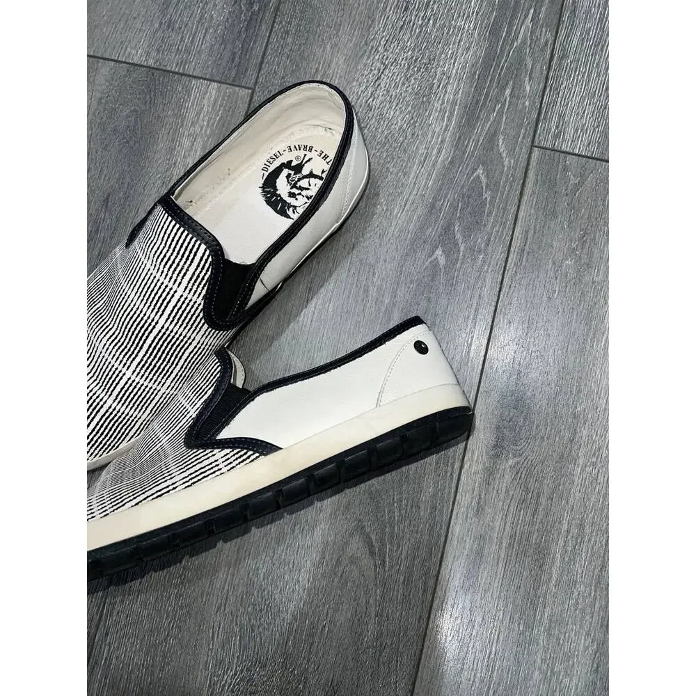 DIESEL Men's White & black striped leather Sneakers Only The Brave 10.5 S000058